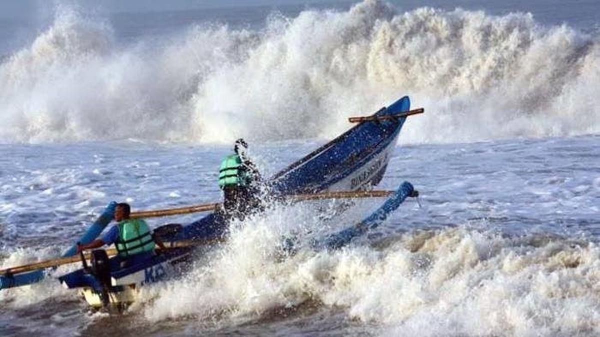 BMKG Ingatkan Warga Waspadai Gelombang Tinggi di Perairan Lampung Berita Viral Hari Ini Kamis 19 September 2024