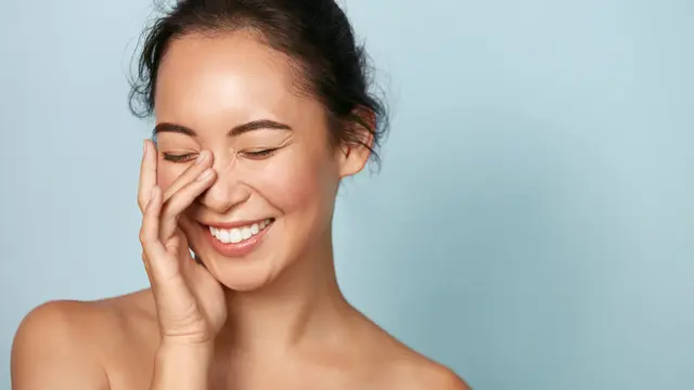 Bukan Hanya Sekedar Membersihkan Debu dan Kotoran, Ini Lho Manfaat Penting dari Rajin Mencuci Wajah