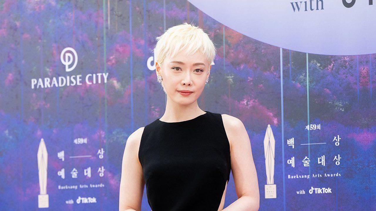 7 Gaya Bintang The Glory di Baeksang Arts Awards 2023, Song Hye Kyo Bagai Dewi- Kim Hieora Bergaya Pixie Cu