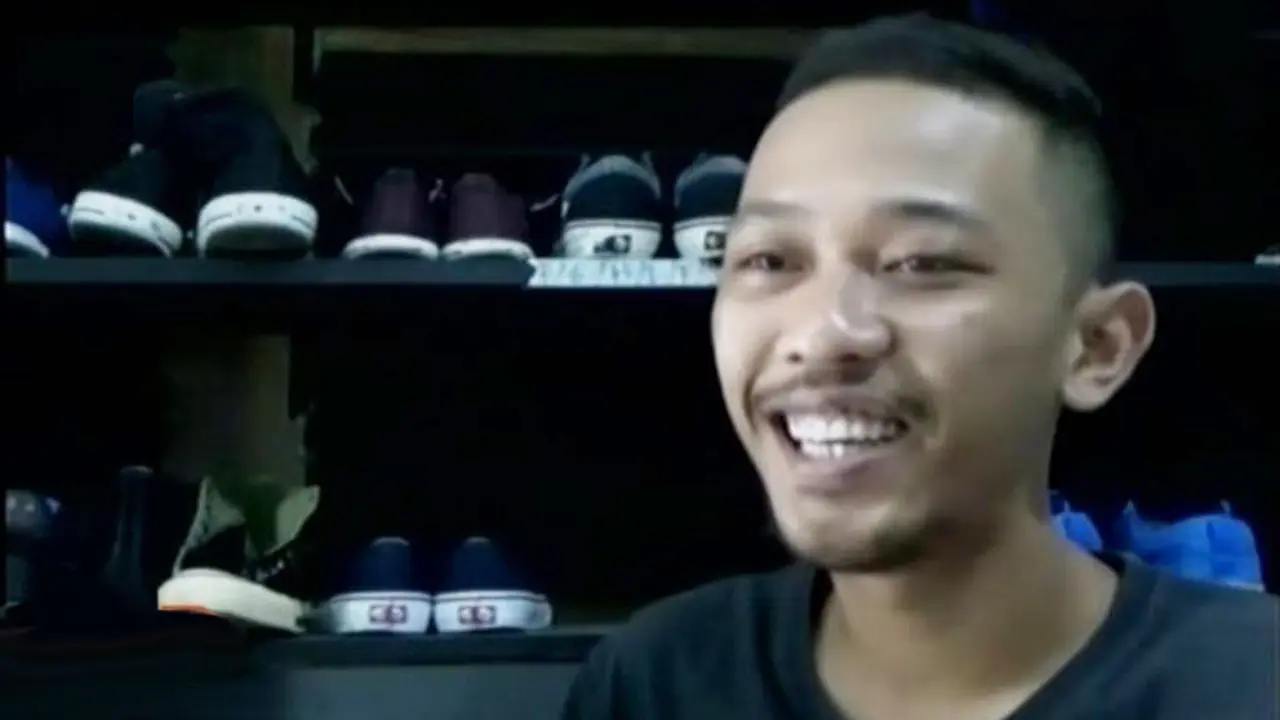 VIDEO: Klinik Sepatu, Menyulap Sepatu Usang Menjadi Baru