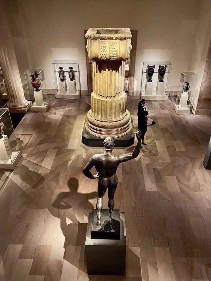 Rasakan keindahan museum di malam hari