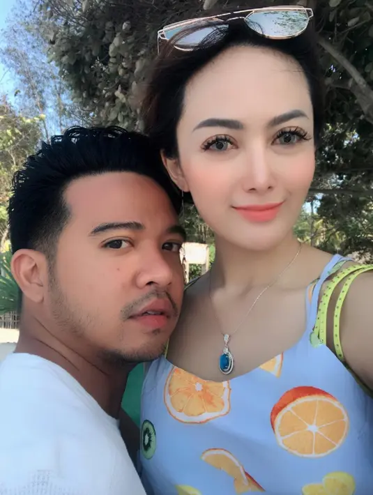 Inilah beberapa foto kemesraan pasangan ini saat menjadi sepasang suami istri yang dibangun lebih dari dua tahun ini. Sebelumnya, keduanya menjadi sahabat selama enam bulan. (Instagram/cinta_ratu_nansya)
