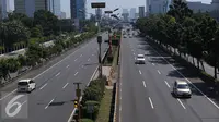Kondisi arus lalu lintas saat HUT RI ke-71, Jakarta Rabu (17/8). Sepinya kendaraan yang lewat membuat arus lalu lintas berjalan lancar di semua ruas jalan. (Liputan6.com/Angga Yuniar)