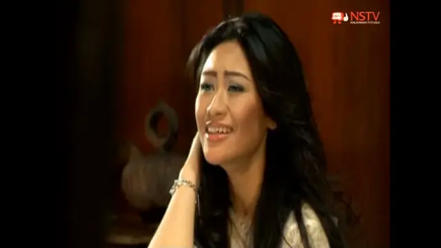 Potret jadul Poppy Capella saat masih jadi penyanyi (Foto: YouTube Nagaswara TV)