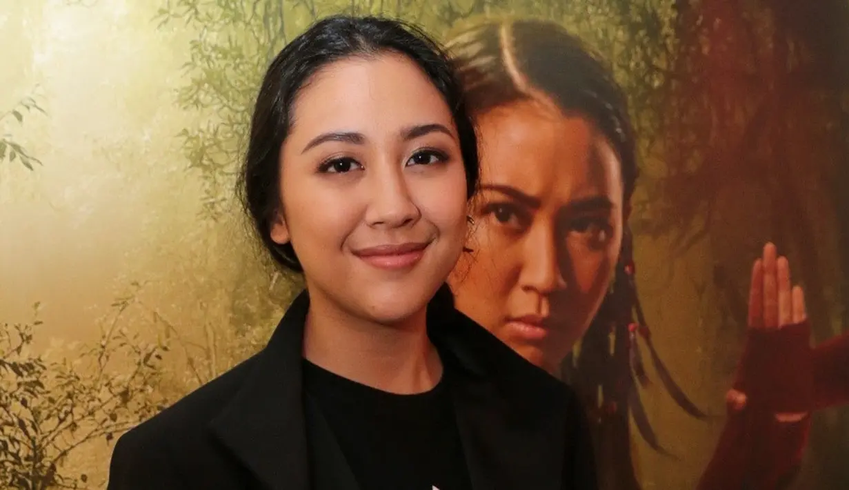 “Awalnya aku justru bertanya balik gitu, apakah aku mampu gitu. Terakhir akting itu ketika masih tahu ya," tambahnya. (Adrian Putra/Bintang.com)