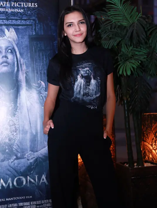 Selain Alexa Key, bintang lain seperti Ajun Perwira, Regina Rengganis dan Graduate Band juga masuk dalam daftar pemeran film 'Demona'.  (Wimbarsana Kewas/Bintang.com)