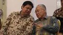 Menteri Perindustrian Airlangga Hartarto bersama Mendag Enggartiasto Lukita menghadiri sidang kabinet paripurna, di  Istana Kepresidenan Bogor, Senin (29/5). Rapat salah satunya membahas persiapan Idul Fitri 1438 H. (Liputan6.com/Angga Yuniar)