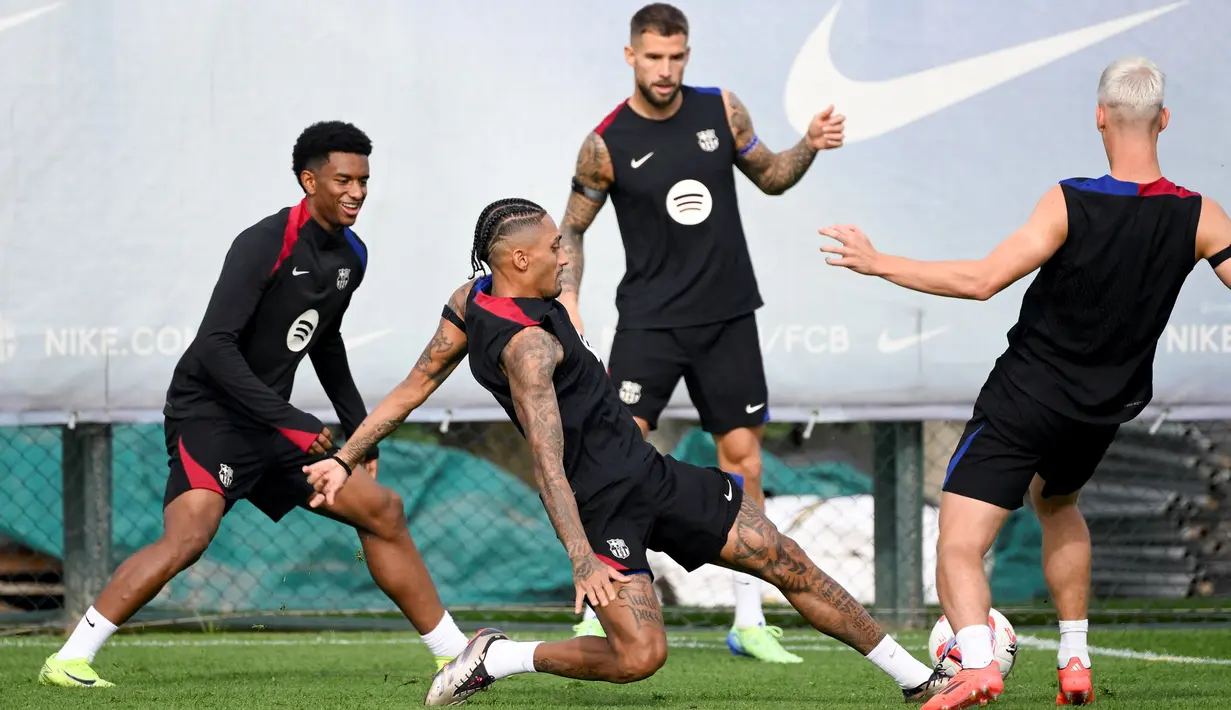Sementara, Barcelona bertengger di puncak klasemen dengan menang sembilan kali, kalah sekali, mencetak 33 gol dan kebobolan sepuluh. (AFP/Josep Lago)
