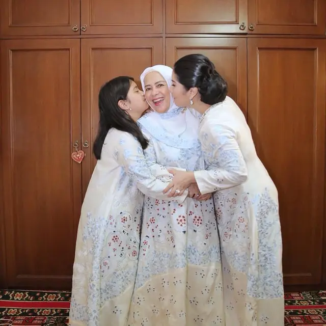 6 Potret Yanni Mulyaningsih, Ibunda Annisa Pohan yang Jarang Tersorot