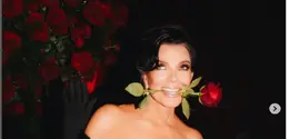 Kris Jenner di pesta ulang tahunnya. (dok. Screenshoot Instagram @krisjenner/https://www.instagram.com/p/DQ3E5VwEdz2/?img_index=20/Dinny Mutiah)