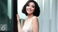 Tak hanya pamer momen liburannya ke Italia bersama keluarga. Gisella Anastasia juga memperlihatkan bagian punggungnya yang berotot dan seksi.