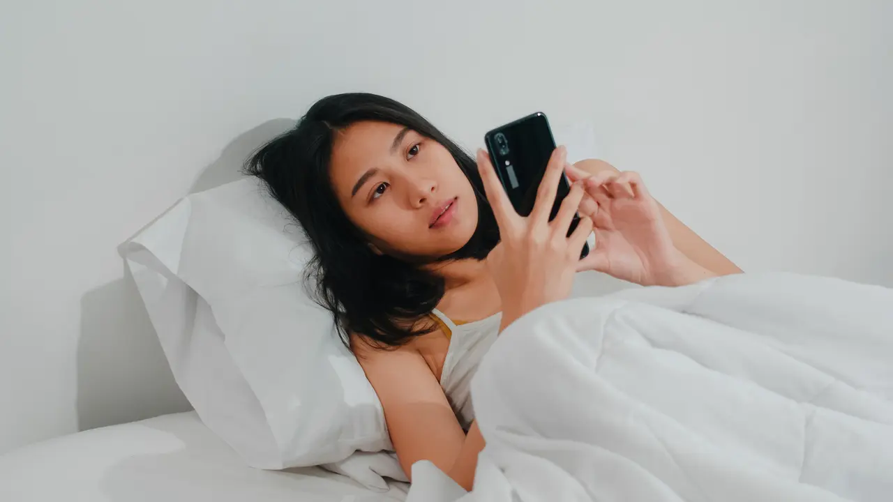 wanita agustus didekati