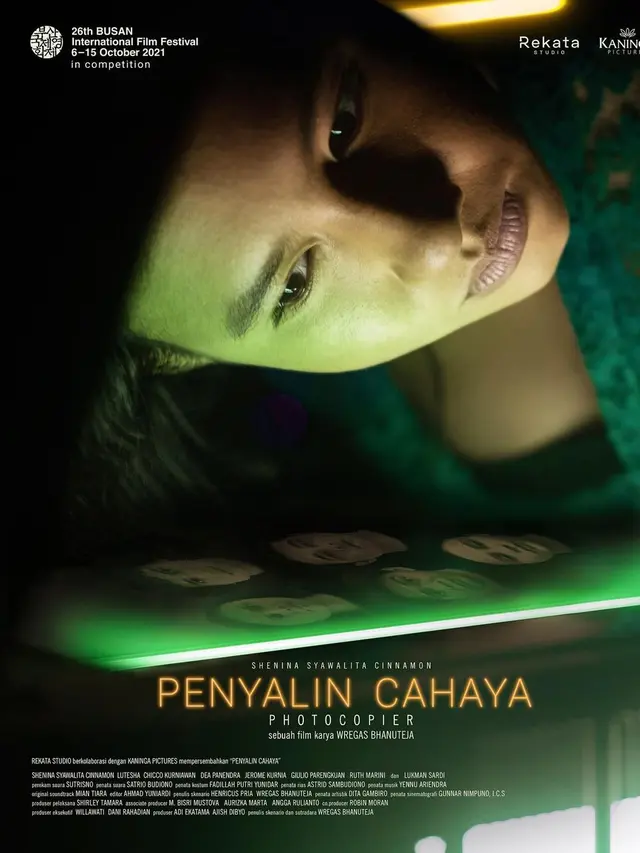 Poster film Penyalin Cahaya. (Foto: Instagram @penyalincahaya)