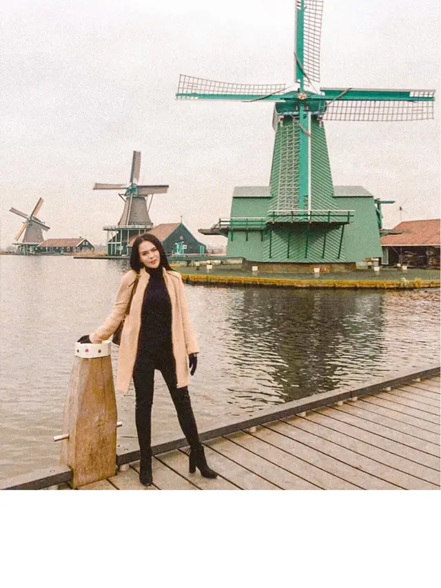Pamer Baby Bump, Ini 7 Potret Terbaru Anggita Sari