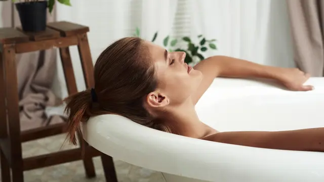 Memberinya Waktu Me Time Agar Istri Bisa Menjalankan Personal Life Juga