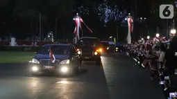 Kendaraan yang membawa Presiden Joko Widodo atau Jokowi tiba di Istana Merdeka, Jakarta, Minggu (20/10/2019). Usai dilantik menjadi Presiden RI untuk kedua kalinya, Jokowi  langsung kembali ke Istana Merdeka. (Liputan6.com/Angga Yuniar)
