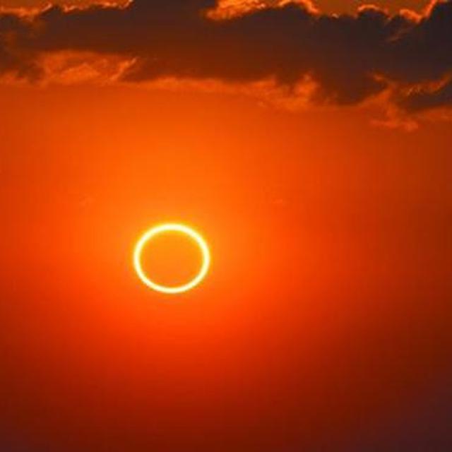 Alasan Tidak Boleh Melihat Gerhana Matahari Cincin Dengan Mata