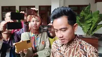 Wakil Presiden (wapres) terpilih, Gibran Rakabuming Raka di Balai Kota Solo, Senin (25/3).(Liputan6.com/Fajar Abrori)