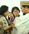 Indra Bekti terlihat tegar atas duka yang tengah menyelimuti dirinya bersama sang istri, Aldila Jelita. Bekti mendampingi jenazah anak ke-3nya, Kenward Athar Indrabekti yang disemayamkan di rumahnya. (Bambang E. Ros/Bintang.com)