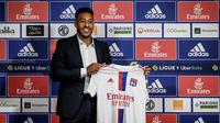 Corentin Tolisso menjadi pemain Lyon lainnya yang memutuskan untuk pulang kampung. Gelandang asal Prancis tersebut balik ke Groupama Stadium setelah kontraknya bersama Bayern Munchen berakhir. Tolisso sebelumnya meninggalkan Lyon untuk bergabung dengan Bayern pada tahun 2017. Ketika itu, Tolisso ditebus dengan mahar sebesar 41,5 juta euro. Selama berseragam Die Roten, Tolisso mencatatkan 118 pertandingan dengan mencetak 21 gol dan 15 assist. Ia juga memenangkan lima gelar Bundesliga dan satu Liga Champions. (AFP/Jeff Pachoud)