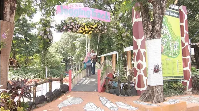 6 Potret Jogging Track Baru di Kebun Binatang Surabaya, Asri Banget