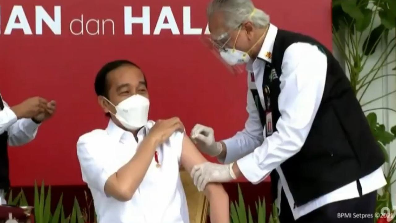 Momen presiden Jokowi divaksin