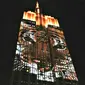 Sebuah gedung pencakar langit terkemuka di New York dijadikan wahana kampanye satwa yang terancam punah.