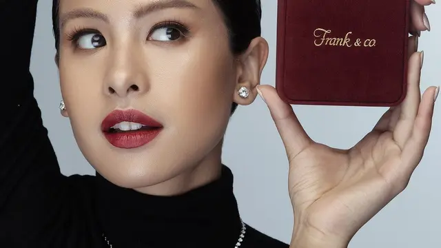 Maudy Ayunda Luncurkan Koleksi Perhiasan Berkilau, See the Light Bersama Frank & Co. (instagram/frankco_id, instagram/maudyayunda)