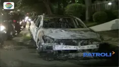 Penyebab mobil terbakar, hingga kini belum ada keterangan resmi dari polisi. Namun, peristiwa ini sempat membuat lalu lintas di sekitar tempat kejadian macet.