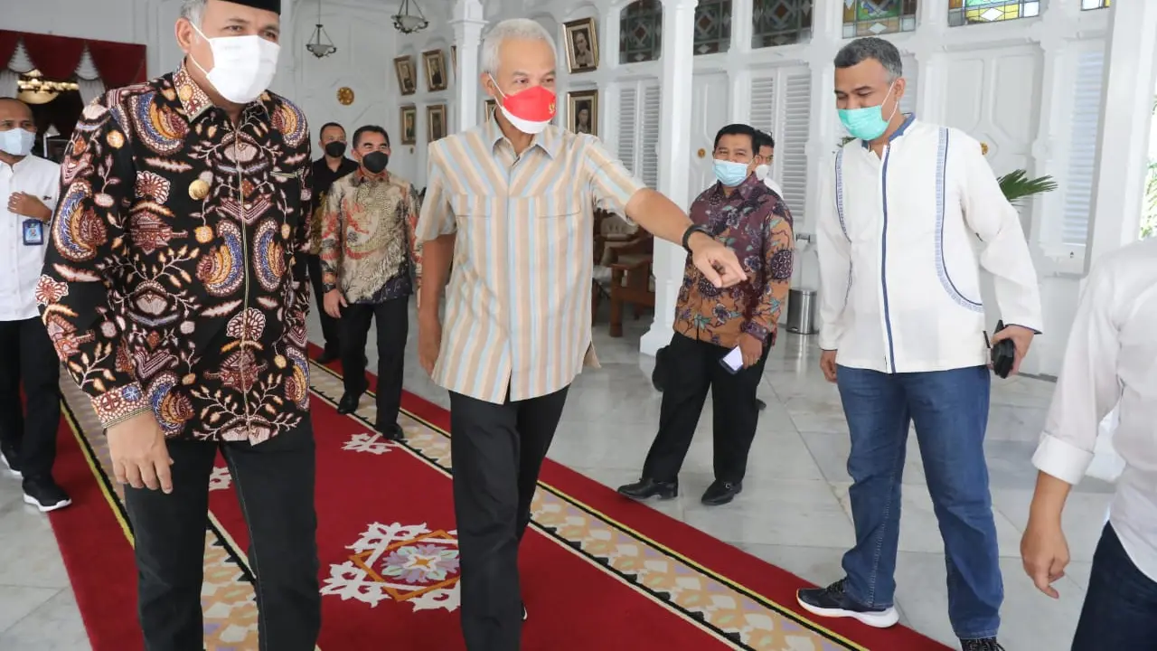 Ganjar Pranowo dan Novi Iriansyah.