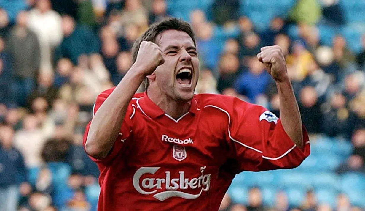 Michael Owen. Penyerang Legendaris Liverpool yang baru saja menyambangi Jakarta ini sukses menjadi top skor Liga Inggris dalam dua musim beruntun. Pemain yang juga pernah berseragam Real Madrid ini meraihnya saat membela The Reds pada musim 1997/1998 dengan 18 gol dan musim 1998/1999 dengan 18 gol. (AFP/Paul Barker)