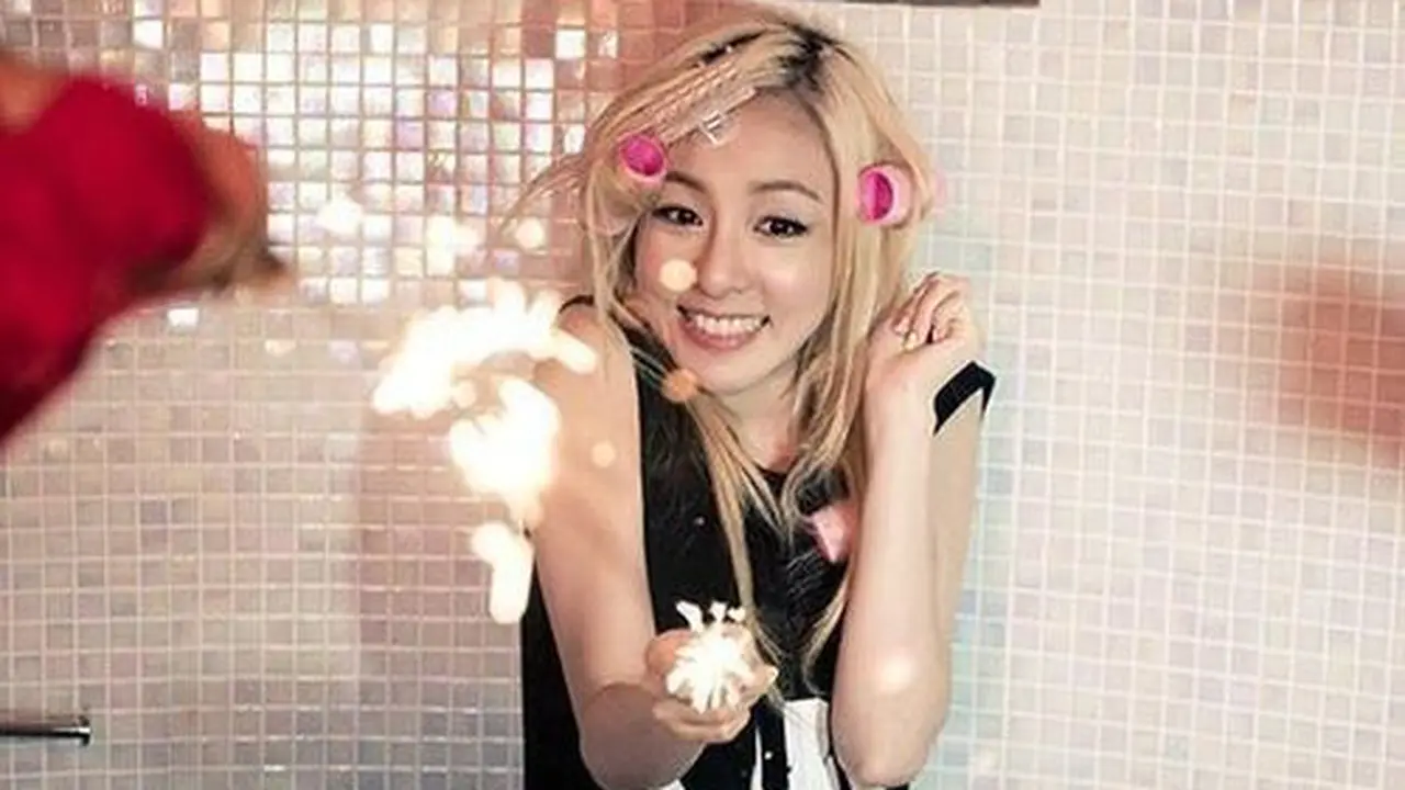 Alasan Dara 2NE1 Selalu Tersenyum Bahagia
