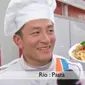 Selain jago membalap, Rio Haryanto juga jago memasak pasta.