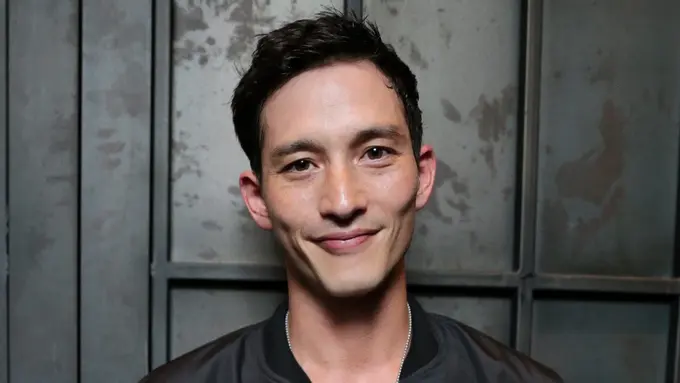 [Bintang] Mike Lewis