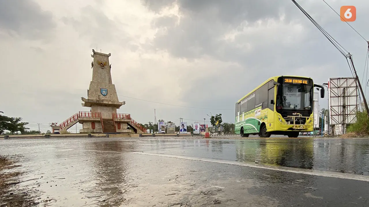Hujan di Kalimantan Selatan Kalsel Karhutla