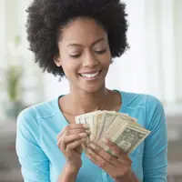 Jangan salah, meski selalu tampil sederhana, beberapa zodiak ini banyak hartanya. (Via: time.com)