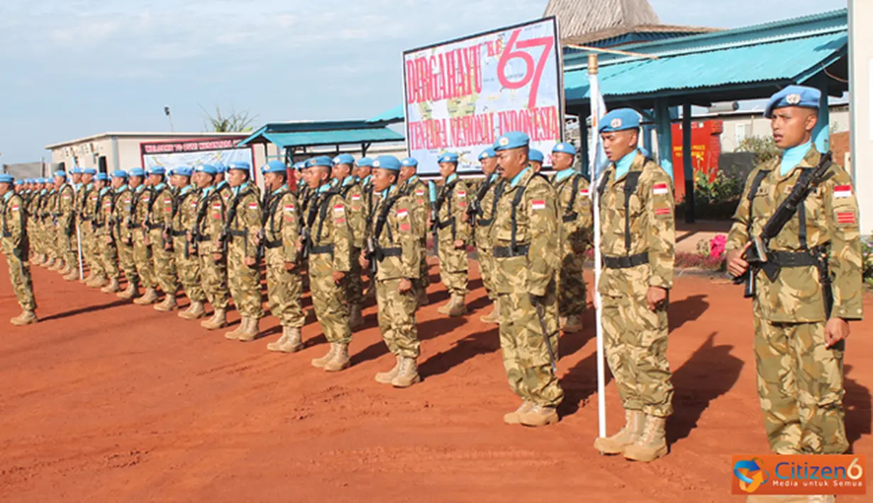 Citizen6, Kongo: Sebanyak 175 Prajurit TNI dalam Satgas Kompi Zeni TNI Konga XX-I/MONUSCOb beberapa waktu lalu memperingati HUT TNI ke-67 di tengah hutan Kongo Bumi Nusantara Camp Konga XX-I, Kongo-Afrika Tengah. (Pengirim: Badarudin Bakri)