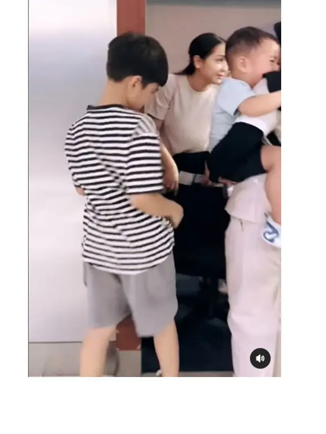 Demi Kerjaan, Ini 8 Momen Haru Raffi Ahmad dan Nagita Slavina Pergi ke Spanyol Tanpa Anak