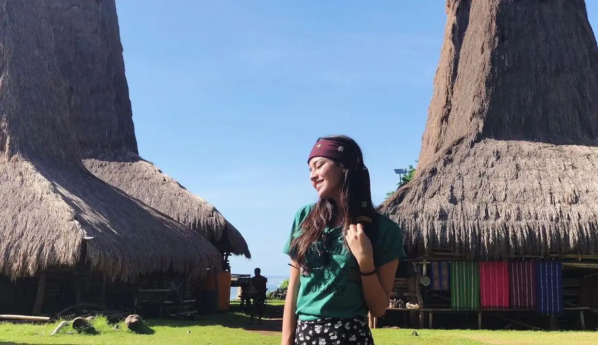 Belajar dari pengalaman di masa lalu, Susan Sameh kini lebih berhati-hati dalam urusan memilih pasangan. Sudah move on, ia pun siap memilih tambatan hati lagi. (Instagram/susansameeh)