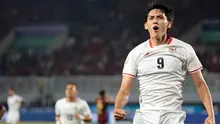 Ekspresi pemain Timnas Indonesia, Mitchell Baker, setelah mencetak gol ketiganya ke gawang Kamboja pada laga Grup A Piala AFF 2026 di Stadion Pakansari, Bogor, Senin (27/7/2026) malam. Gol pada menit ke-56 tersebut melengkapi hattrick striker berusia 19 tahun itu dalam laga debutnya bersama Skuad Garuda sekaligus membantu Indonesia meraih kemenangan telak 5-1 atas Kamboja. (Kapanlagi.com/Budy Santoso)