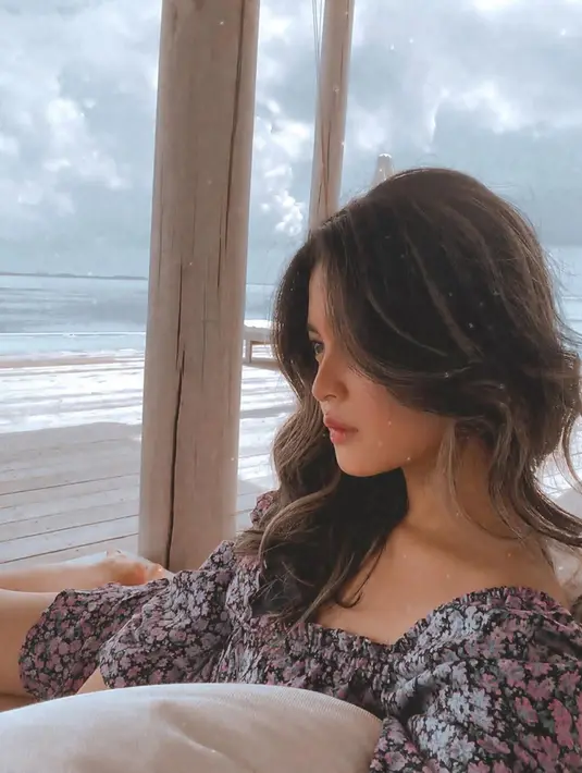Dalam liburannya ini ia pun pilih ke luar negeri. Ia pun kunjungi Maldives bersama dengan sahabatnya. Liburan ke Maldives tentu banyak disuguhi pemandangan laut dan olahraga air. (Liputan6.com/IG/@yorikooangln_)