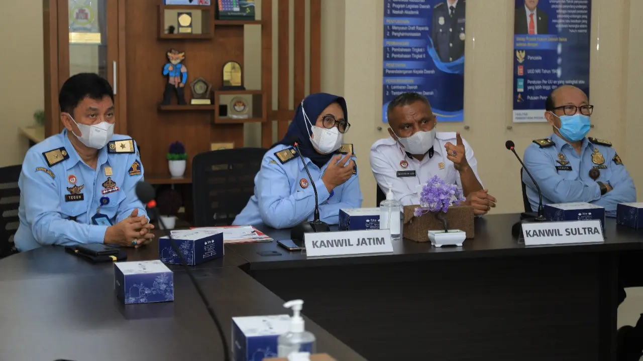 Kanwil Kemenkumham Sultra melakukan studi banding ke Kanwil Kemenkumham Jatim. (Dian Kurniawan/Liputan6.com)