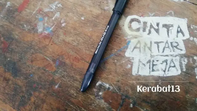 Bikin Nostalgia, 6 Coretan Murid di Meja Kelas Ini Nyeleneh