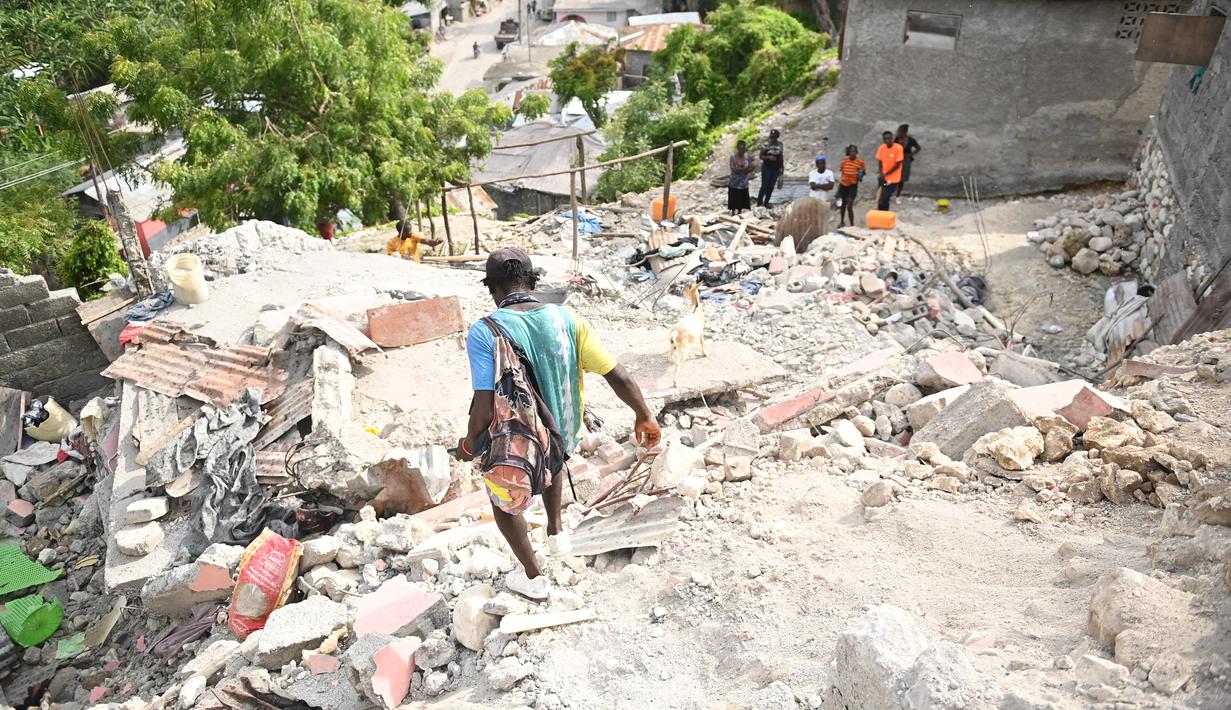 Gempa berkekuatan 4,9 skala Richter terjadi di departemen Grand'Anse yang terisolasi hampir 300 km (185 mil) barat Port-au-Prince, pada kedalaman 10 km yang relatif dangkal, menurut Survei Geologi AS. (AFP/Richard Pierrin)