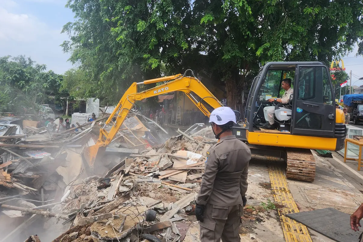 Penertiban bangunan liar di Depok. (Liputan6.com/Dicky Agung Prihanto)