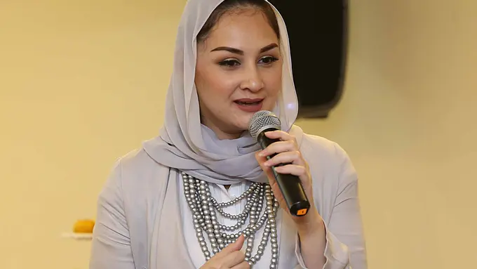 [Bintang] Mona Ratuliu