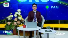 Simak informasi dalam Fokus Pagi edisi (28/01) dengan pilihan topik-topik sebagai berikut, Tak Kuat Menahan Beban, Jembatan Ambruk, Penyelamatan Bocah di Rel Kereta Api, Puting Beliung Rusak Rumah Warga, Banjir Bandang Robohkan Rumah dan Pohon, Banji...
