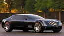 Cadillac Sixteen Concept: Mobil konsep besutan 2003 memiliki kapasitas mesin raksasa. Mesin yang digunakan mengandalkan mesin 13.600cc V16 dengan keluaran tenaga 1.000 Hp. Mesinnya sebenarnya adalah dua mesin V8 LS engine yang disatukan. (Source: topcarrating.com)