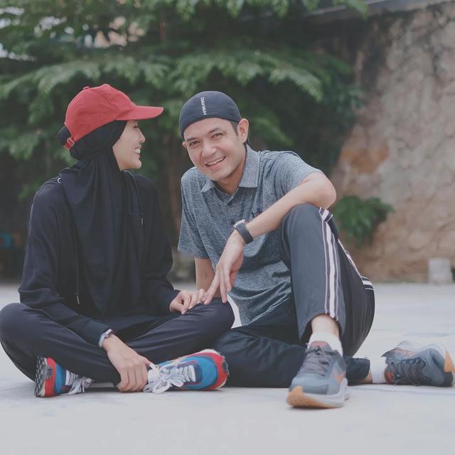 Keluarganya Harmonis dan Hangat, 5 Potret Mesra Alyssa Soebandono dan Dude Harlino