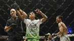 Petarung Indonesia, Stefer Rahardian, melakukan selebrasi usai mengalahkan petarung Kamboja, Shin Bunsrun, pada One Champhionship di JCC, Senayan, Sabtu (16/9/2017). Stefer hanya memerlukan satu ronde untuk mengalahkan Shin. (Bola.com/M Iqbal Ichsan)